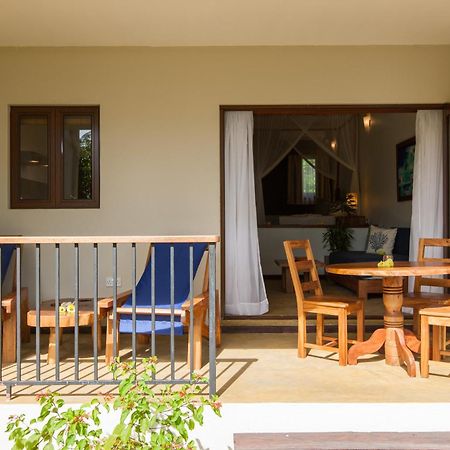 L'Hirondelle Self Catering Guest House Anse Volbert Village  Exterior photo