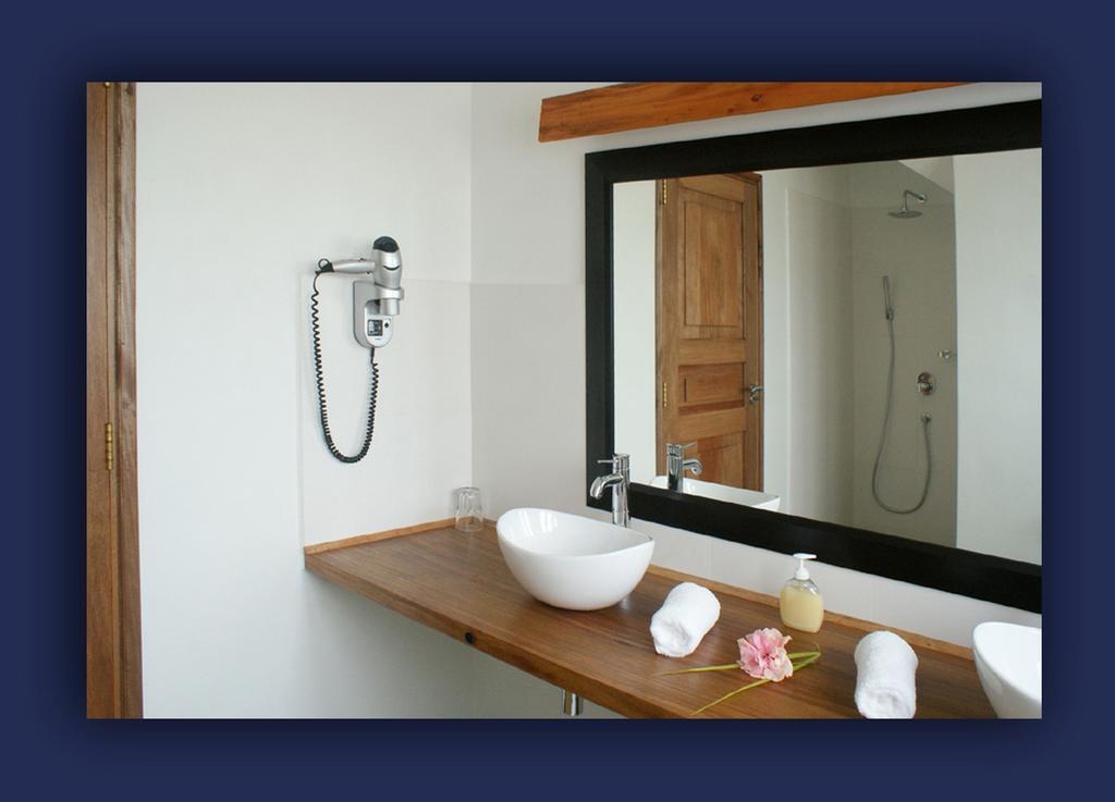 L'Hirondelle Self Catering Guest House Anse Volbert Village  Room photo