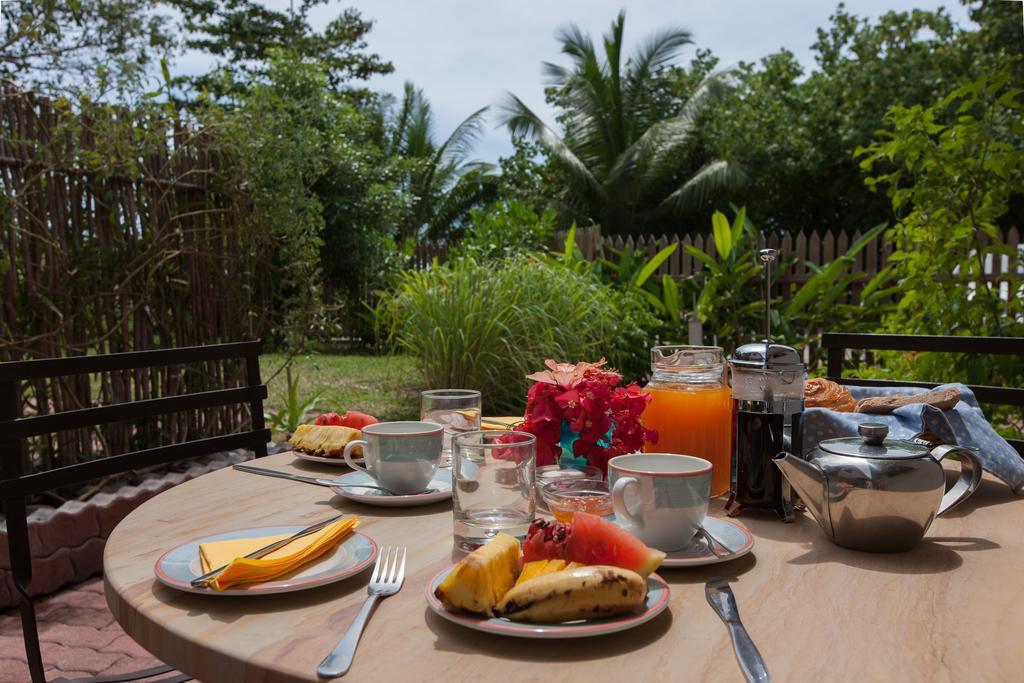 L'Hirondelle Self Catering Guest House Anse Volbert Village  Exterior photo